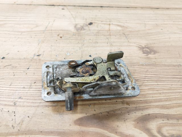 bontott TRABANT 1.1 Jobb első Ajtózár