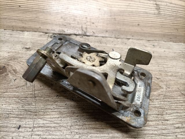 bontott TRABANT 1.1 Jobb első Ajtózár