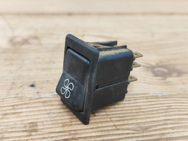 bontott TRABANT 1.1 Kapcsoló (Magában)