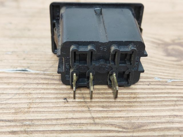 bontott TRABANT 1.1 Kapcsoló (Magában)