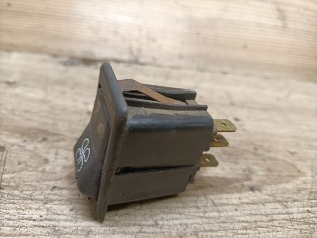 bontott TRABANT 1.1 Kapcsoló (Magában)