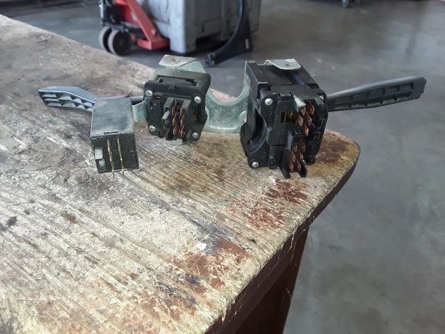 bontott TRABANT 1.1 Komplett Kormánykapcsoló (Bajuszkapcsoló)