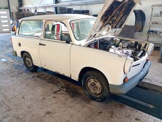 bontott TRABANT 1.1 Motorháztető Zárszerkezet