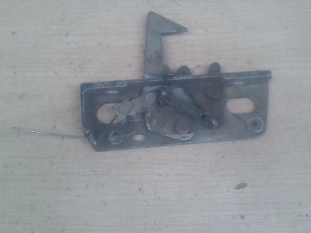 bontott TRABANT 1.1 Motorháztető Zárszerkezet