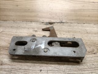 bontott TRABANT 1.1 Motorháztető Zárszerkezet