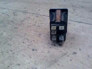 bontott TRABANT 1.1 Vészvillogó Kapcsoló