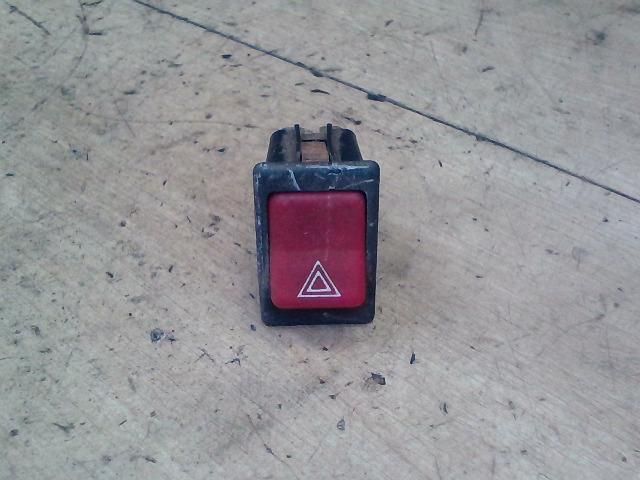 bontott TRABANT 1.1 Vészvillogó Kapcsoló