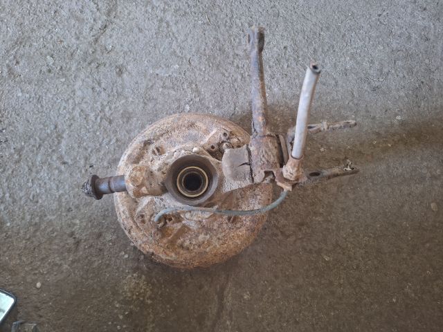 bontott TRABANT P 601 Bal első Csonkállvány Kerékaggyal