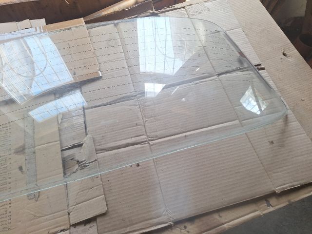 bontott TRABANT P 601 Hátsó Szélvédő