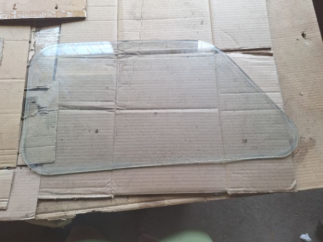 bontott TRABANT P 601 Jobb hátsó Ablak