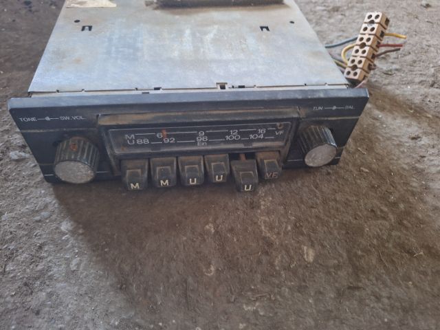 bontott TRABANT P 601 Rádió / CD