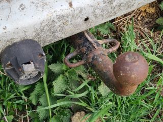 bontott TRABANT P 601 Vonóhorog