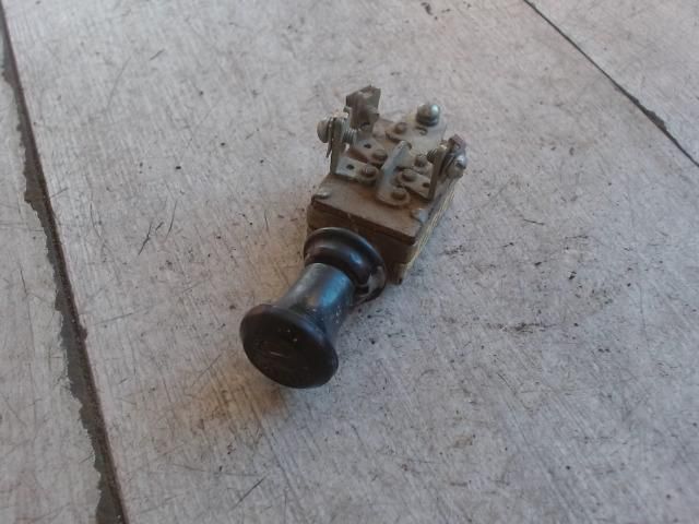 bontott UAZ UAS Hátsó Ködzárófény Kapcsoló