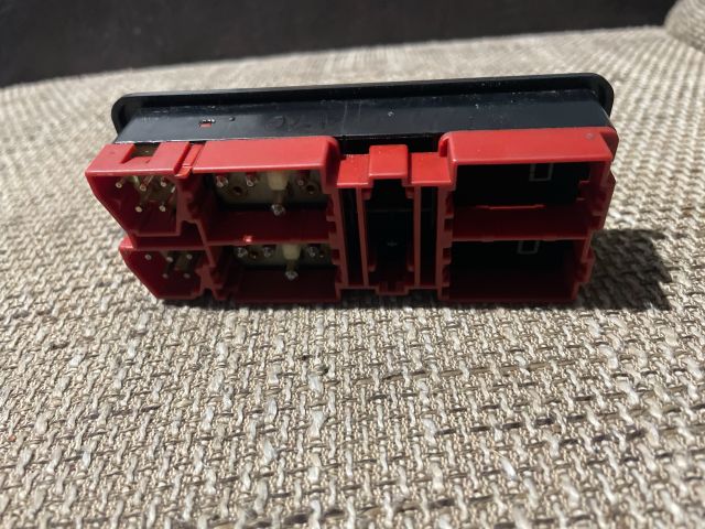 bontott VOLVO 440 Ablakemelő Kapcsoló Négyes / Kettes