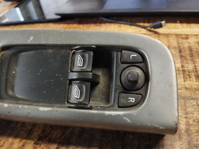 bontott VOLVO C30 Ablakemelő és Tükör Kapcsoló