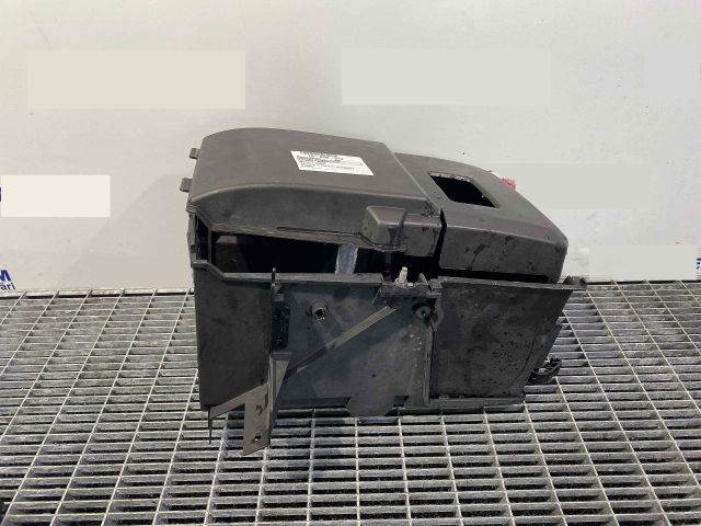 bontott VOLVO C30 Akkumulátor Tartó