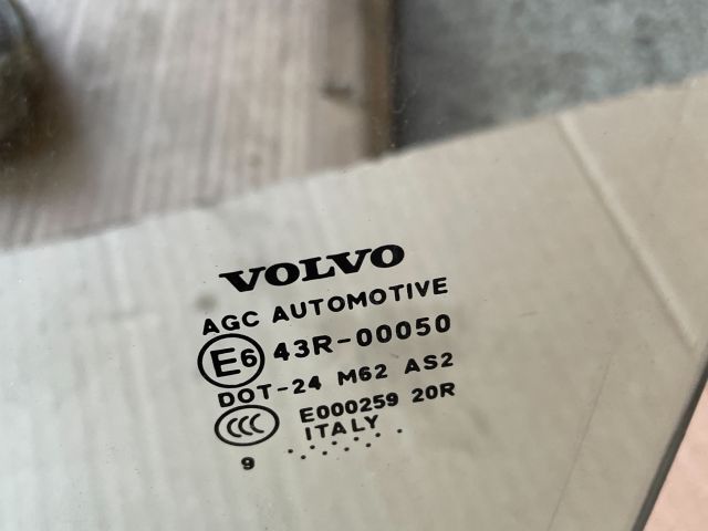 bontott VOLVO C30 Bal első Ablak