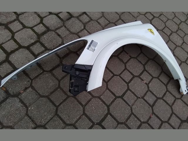 bontott VOLVO C30 Bal első Sárvédő