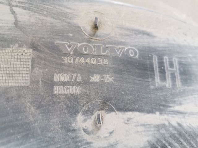 bontott VOLVO C30 Bal hátsó Dobbetét (Kerékjárati, Műanyag)