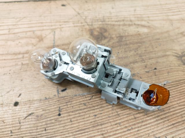 bontott VOLVO C30 Bal Hátsó Lámpa Foglalat