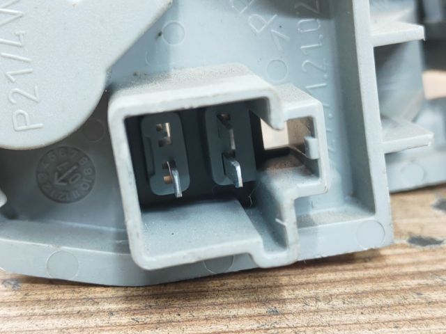 bontott VOLVO C30 Bal Hátsó Lámpa Foglalat