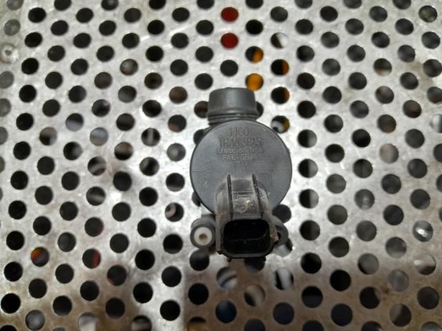 bontott VOLVO C30 Első Ablakmosó Szivattyú