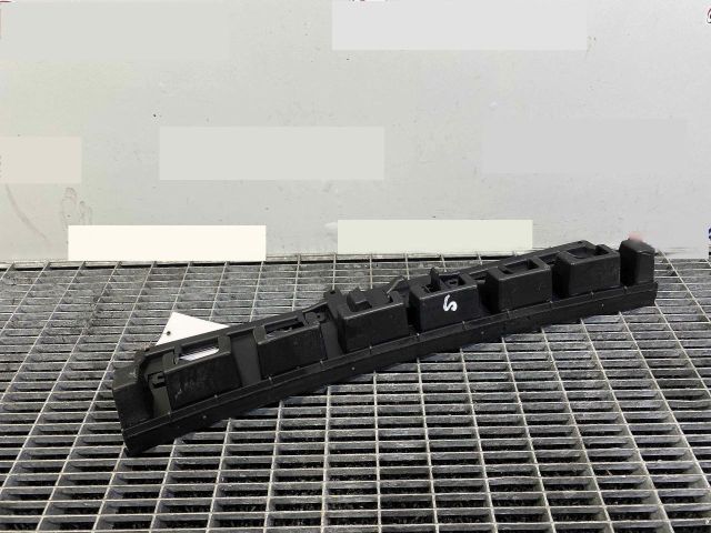 bontott VOLVO C30 Hátsó középső Lökhárító Tartó (Műanyag)