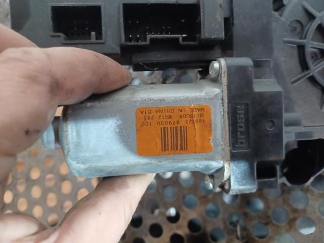 bontott VOLVO C30 Jobb első Ablakemelő Motor