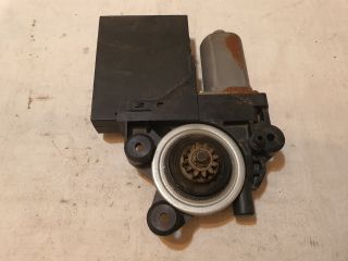 bontott VOLVO C30 Jobb első Ablakemelő Motor