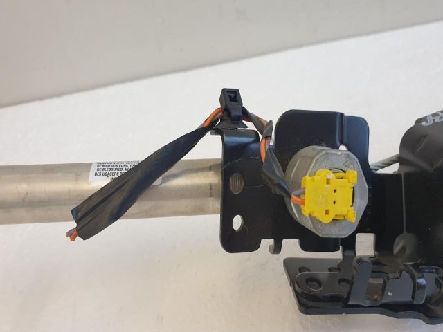 bontott VOLVO C30 Jobb első Övfeszítő