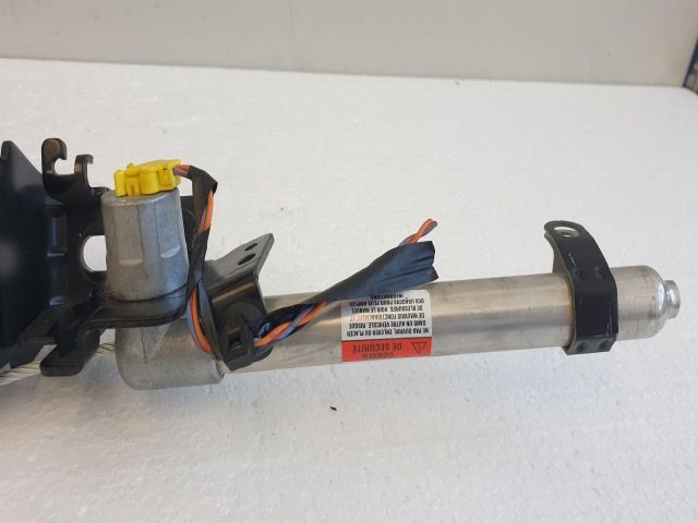 bontott VOLVO C30 Jobb első Övfeszítő