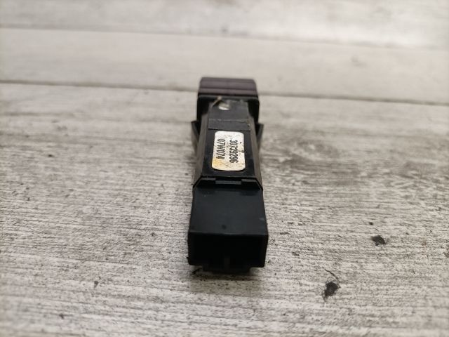 bontott VOLVO C30 Vészvillogó Kapcsoló