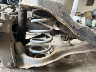 bontott VOLVO S40 Bal hátsó Rugó