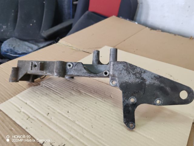 bontott VOLVO S40 Generátor Tartó Bak