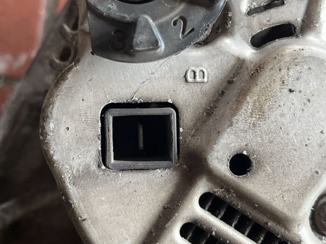 bontott VOLVO S40 Generátor