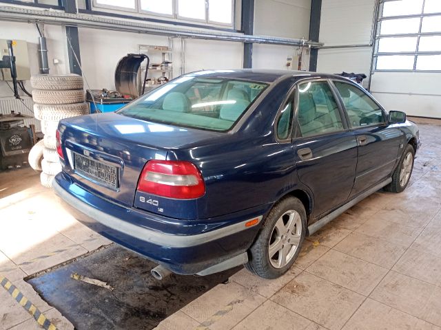 bontott VOLVO S40 Jobb első Féknyereg Munkahengerrel