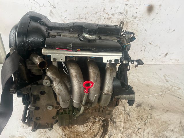 bontott VOLVO S40 Motor (Fűzött blokk hengerfejjel)