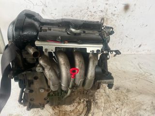 bontott VOLVO S40 Motor (Fűzött blokk hengerfejjel)
