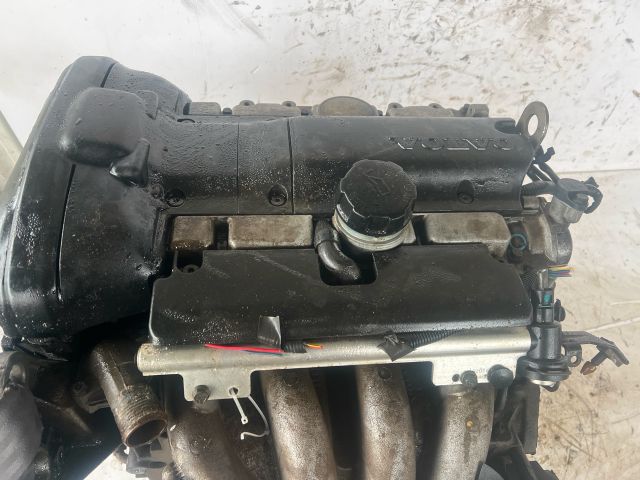 bontott VOLVO S40 Motor (Fűzött blokk hengerfejjel)