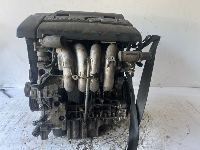 bontott VOLVO S40 Motor (Fűzött blokk hengerfejjel)