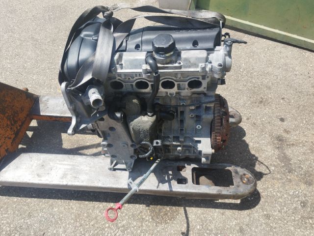 bontott VOLVO S40 Motor (Fűzött blokk hengerfejjel)