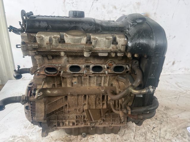 bontott VOLVO S40 Motor (Fűzött blokk hengerfejjel)