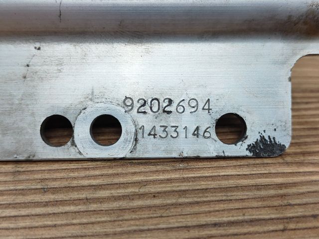 bontott VOLVO S40 Porlasztó Sor / Híd