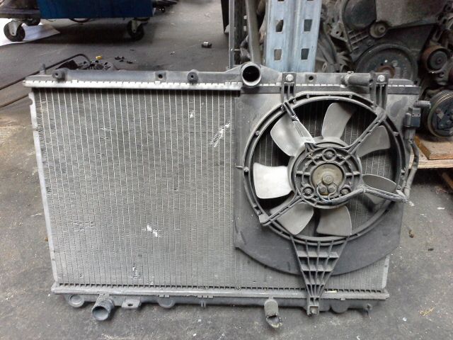 bontott VOLVO S40 Vízhűtő Radiátor (Nem klímás)