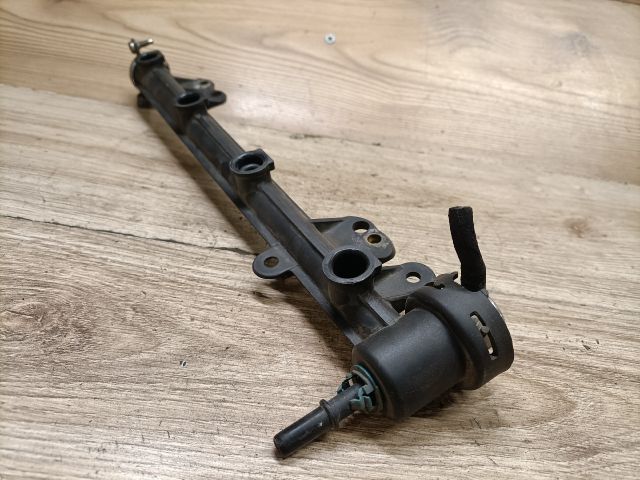 bontott VOLVO S40 Porlasztó Sor / Híd