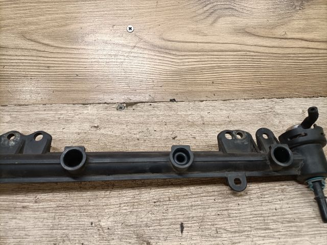 bontott VOLVO S40 Porlasztó Sor / Híd