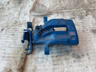 bontott VOLVO S40 Jobb hátsó Féknyereg Munkahengerrel