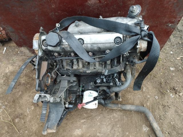 bontott VOLVO S40 Motor (Fűzött blokk hengerfejjel)