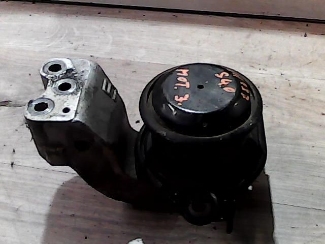 bontott VOLVO S40 Motor Tartó Bak (Fém)