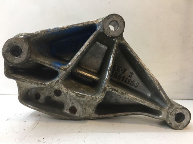 bontott VOLVO S40 Motor Tartó Bak (Pozíciófüggetlen)